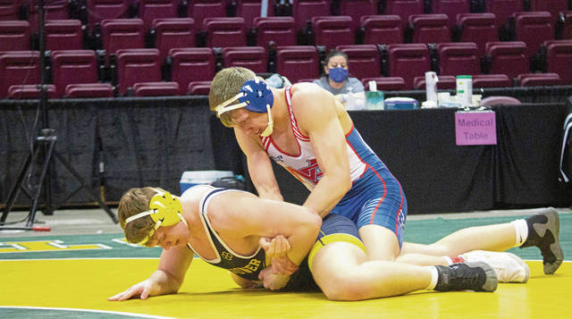 Mt. Pleasant’s Pitzer pins his way to Class AA West Super Regional title