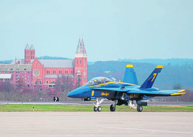 3619451_web1_gtr-BlueAngelsPreview007-111320