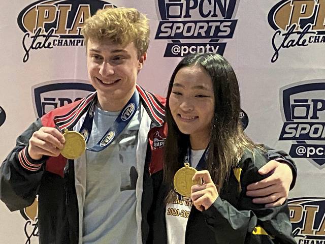Fox Chapel’s Manelis, North Allegheny’s Shi clean up at PIAA Class AAA diving meet