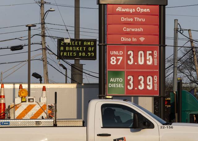 3641176_web1_gtr-GasPrices003-031721