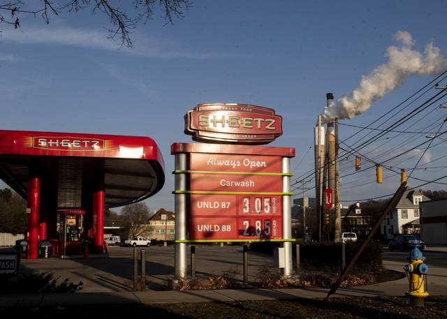 3641176_web1_gtr-GasPrices006-031721