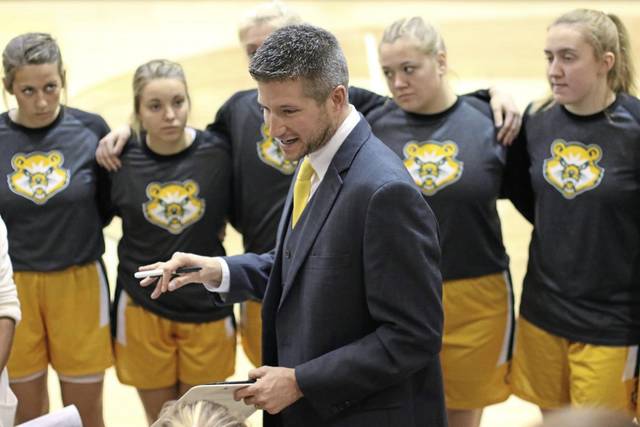 Saint Vincent women run past Waynesburg, give coach Petruska 200th win