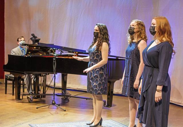 3648021_web1_gtr-pittsburghoperawomen