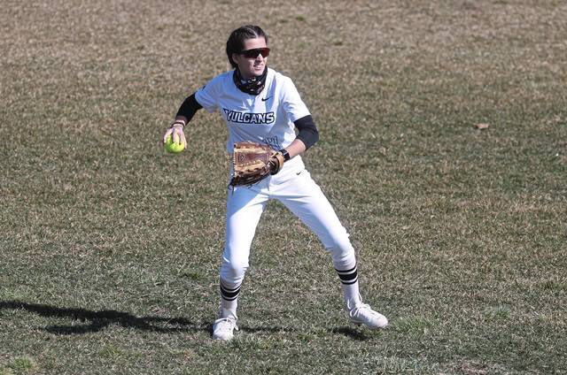 3653411_web1_gtr-CalSoftball3-032021