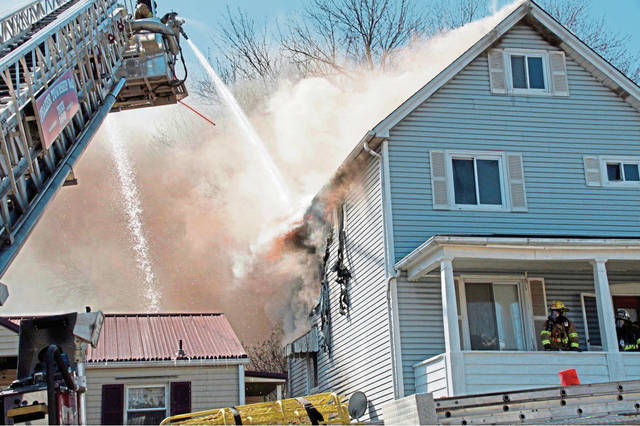 3657883_web1_vnd-springdalefire2