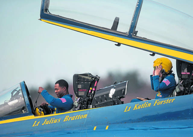 3665269_web1_gtr-BlueAngelsPreview008-111320