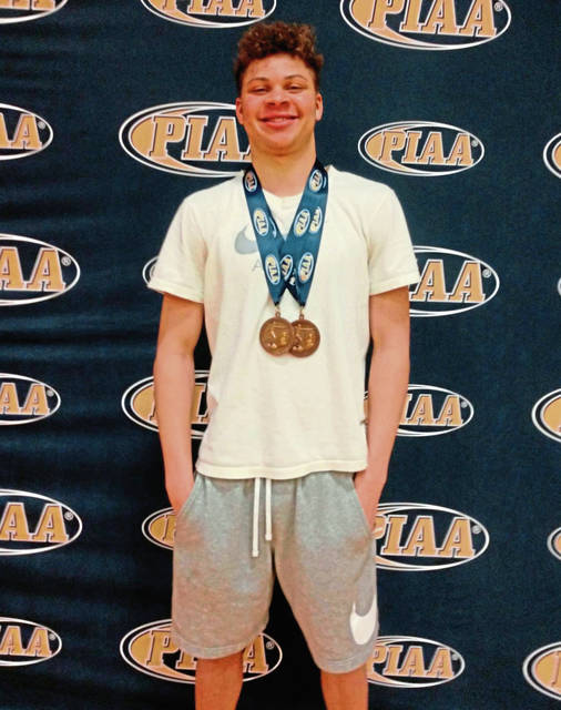 Gateway swimmer claims medals, finds motivation at state meet