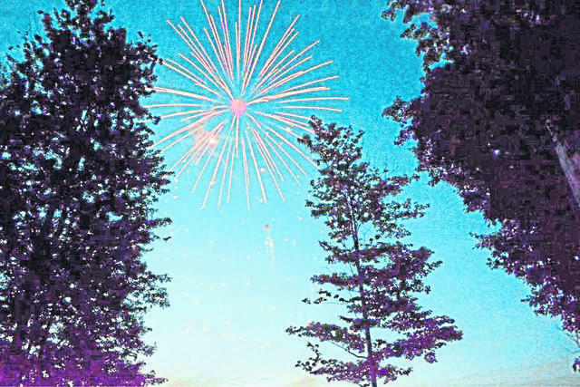 3670935_web1_WEB-fireworks