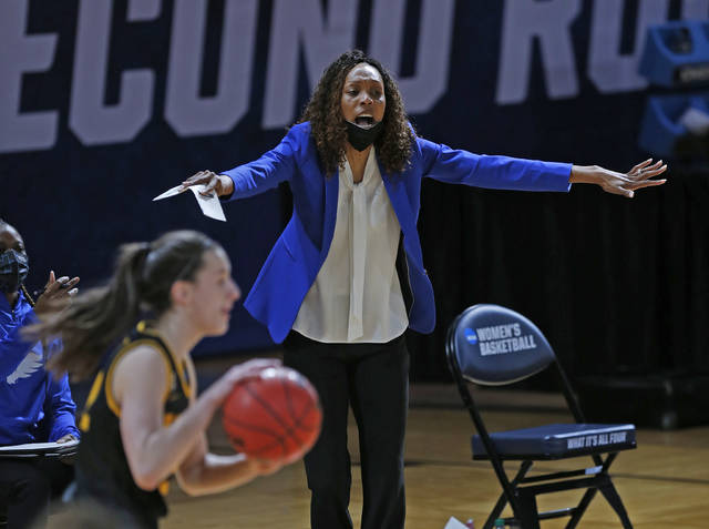 Women's basketball coaches deal with reality of no NCAAs - The Sumter Item