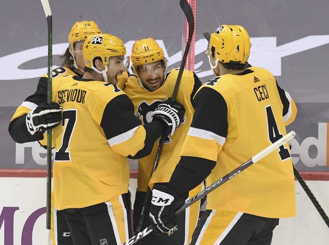3682367_web1_ptr-Pens-Islanders03-032821
