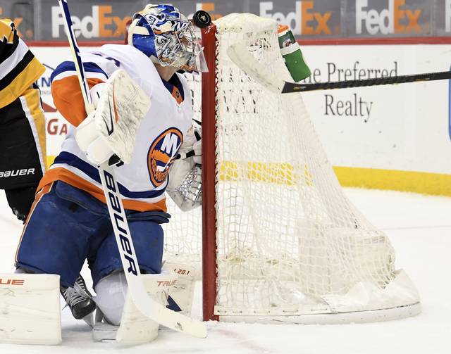 3687733_web1_ptr-Pens-Islanders04-033021