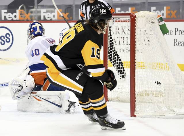 3687733_web1_ptr-Pens-Islanders05-033021
