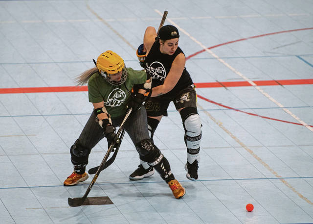 3695944_web1_gtr-LO-WomensHockey001-040321