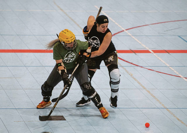 3695944_web1_gtr-LO-WomensHockey002-040321