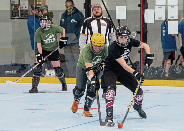 3695944_web1_gtr-LO-WomensHockey003-040321