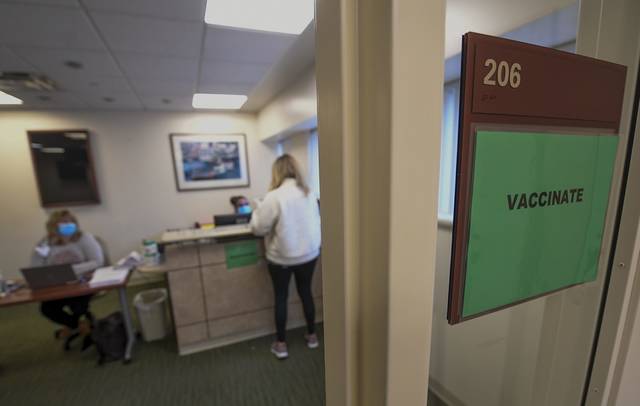 3697957_web1_HER-VaccineClinic-040821