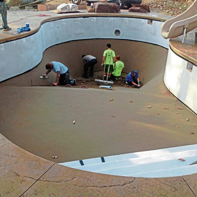 3710690_web1_gtr-Pool-Pros-concrete-pool2