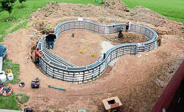 3710690_web1_gtr-Pool-Pros-steel-frame-concrete-pool