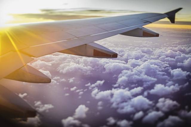 3722881_web1_web-airplaneA