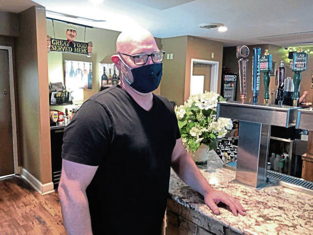 3723319_web1_gtr-Mike-Nicolai-Parkwood-Inn