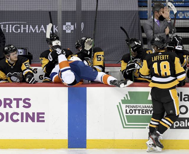3724068_web1_ptr-Pens-Islanders08-033021