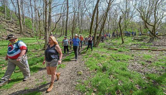 3731735_web1_GTR-CokevilleHike102-041121