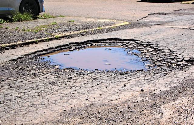 3738626_web1_WEB-pothole
