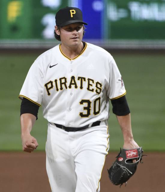 3739418_web1_ptr-BucsPadres11-041421