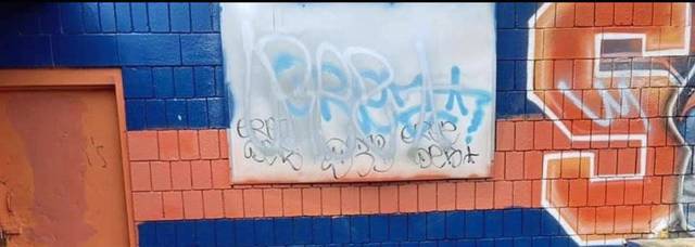 3746636_web1_ptr-graffiti01-040621