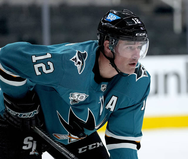 Patrick Marleau ties Gordie Howe's NHL record for games played