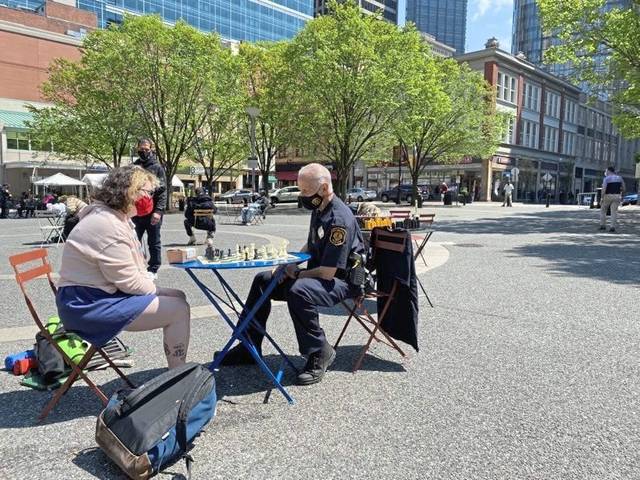 3764574_web1_PTR-PoliceChess-1