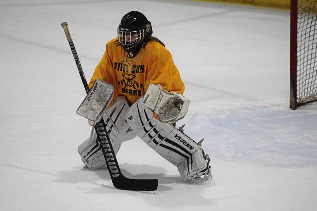 3766971_web1_gtr-MurrHockey-ELLA-042221