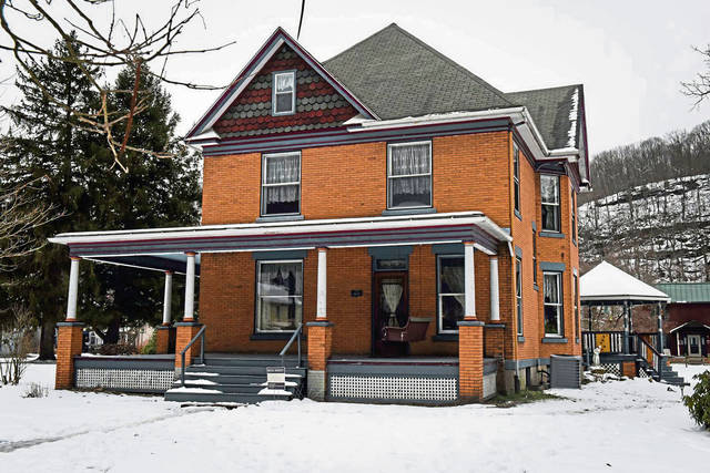 3769645_web1_gtr-BillsHouse001-021421