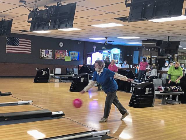 3820192_web1_PAL-PlumBowling1-051321