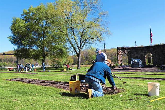 3826588_web1_nj-MasterGardeners2-052021