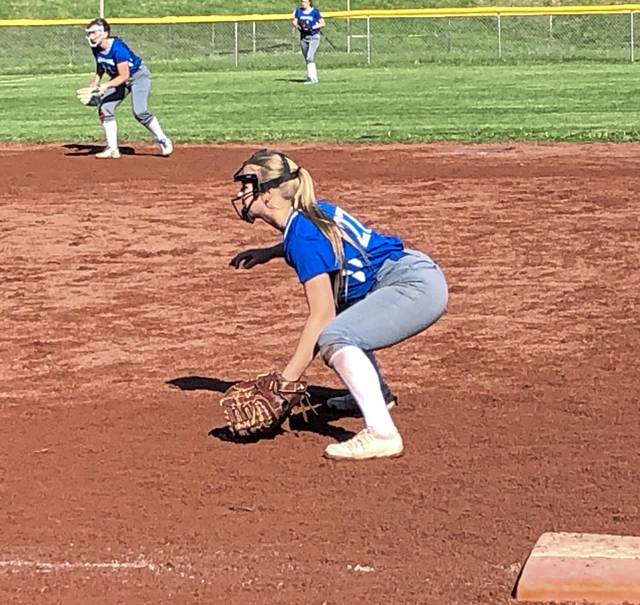 Leechburg softball blanks Springdale to stay in section title hunt