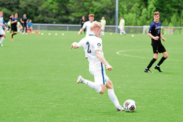 3834150_web1_gtr-PittMSOC04-051121