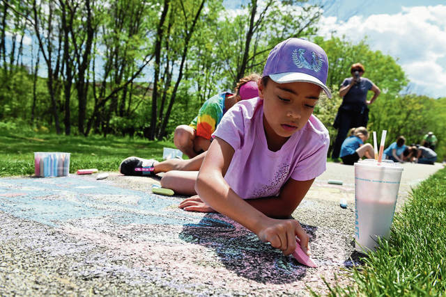3854306_web1_gtr-walkchalk201-051621