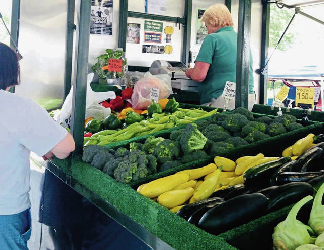 3855714_web1_vnd-VandyFarmersMktBack-051821-2