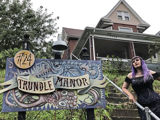 3857422_web1_trundle-manor-01