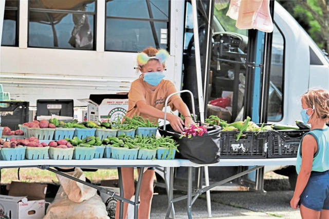 3857917_web1_hj-HamptonFarmersMarket7-072420