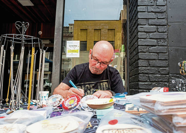 3863477_web1_vnd-NKStreetFair003-052321