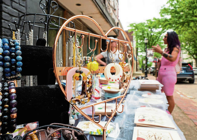 3863477_web1_vnd-NKStreetFair004-052321