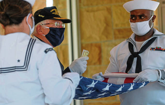3876387_web1_ptr-militaryfuneral101-052921
