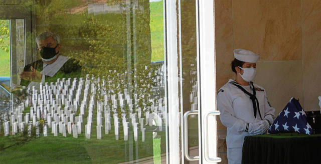3876387_web1_ptr-militaryfuneral103-052921