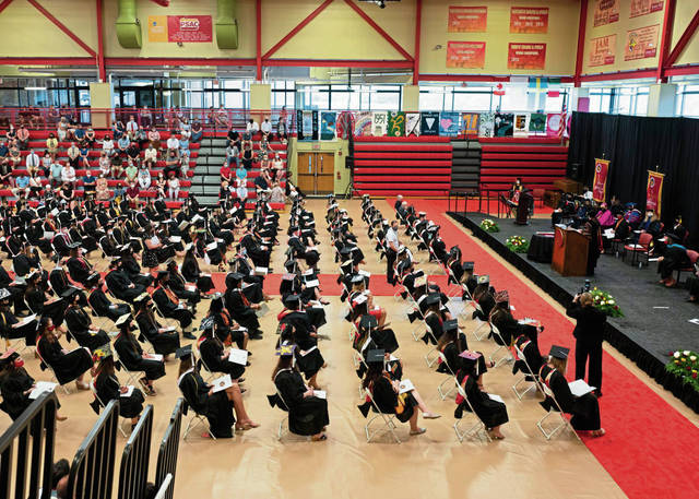 3877176_web1_gtr-lo-setonhillgrad010-052321