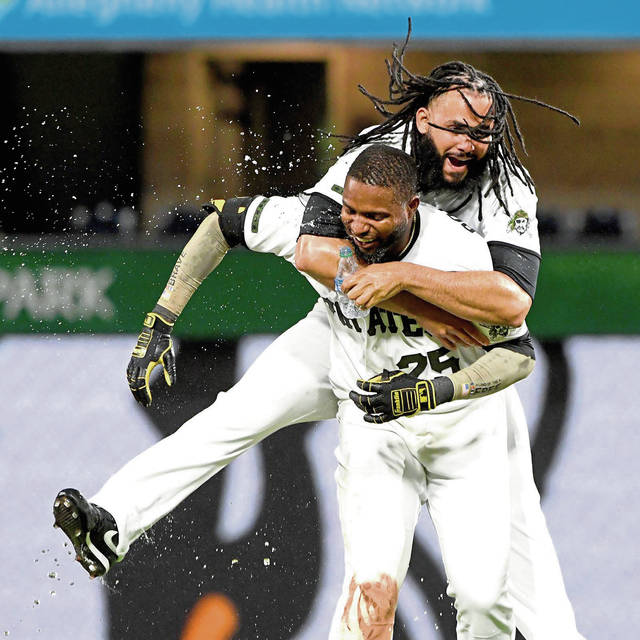 3878792_web1_gtr-BucsGiants11-051521