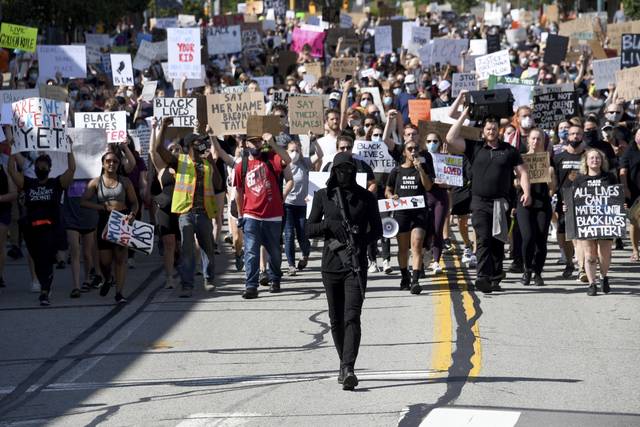 3884096_web1_ptr-DormontProtest14-061220