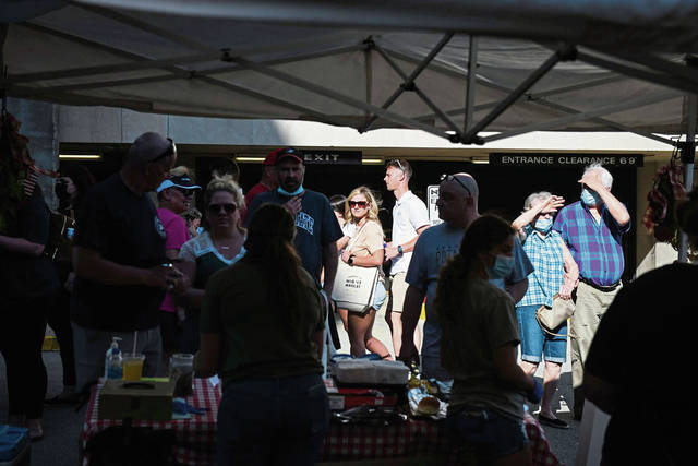 3884347_web1_gtr-lo-nightmarket001-052821