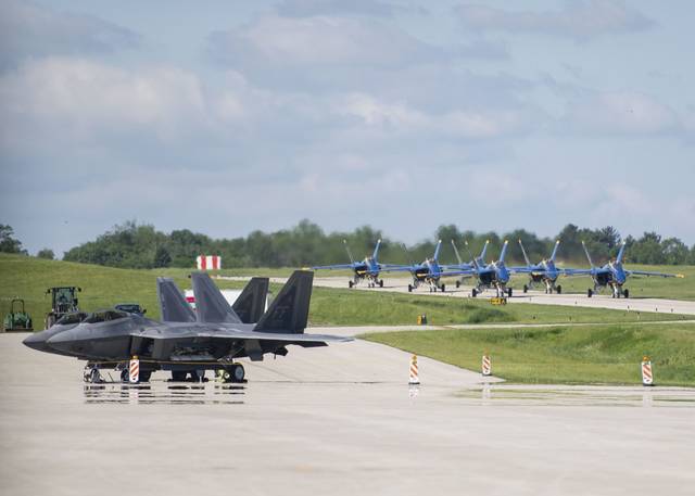 3888196_web1_gtr-BlueAngelPreShow007-052821